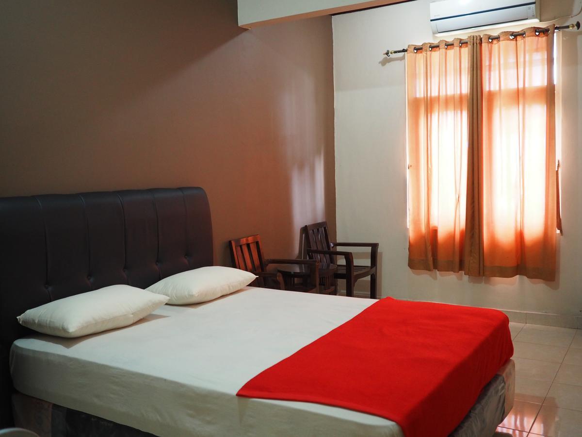 Diaga Grha Hotel Джокьякарта Экстерьер фото